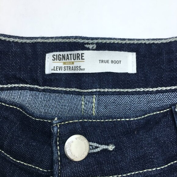 Levi's Signature Women's Jeans True Boot Dark Wash Stretch size 16 length 32" - Picture 3 of 9